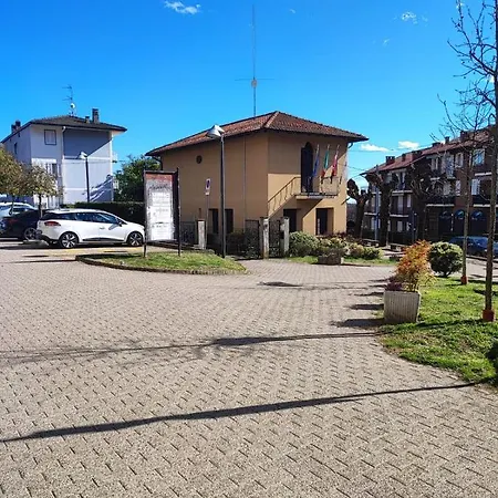 La Ginestra - Between And Mountains