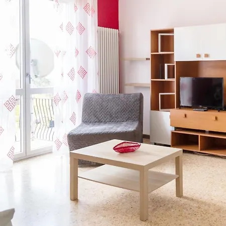 La Ginestra - Between And Mountains