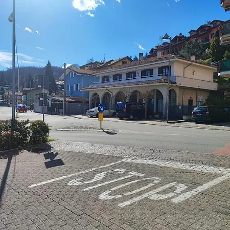 La Ginestra - Between And Mountains